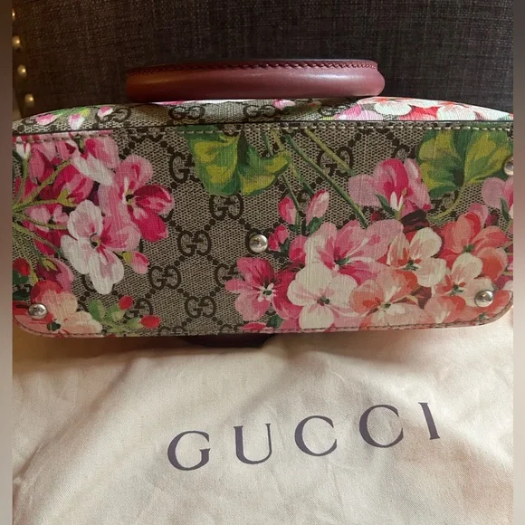 🌺Authentic Gucci Convertible Crossbody Tote Blooms Print GG Coated Canvas small🌸 - Picture 3 of 5
